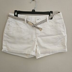 NWOT Stylus Women's White Shorts with Braided Belt Cotton Blend Summer Size 29/8